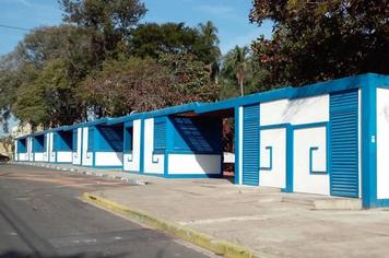 PRAÇA DE ALIMENTAÇÃO EM CONCHAS