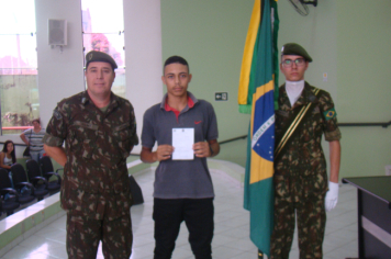 Foto - JURAMENTO À BANDEIRA NACIONAL