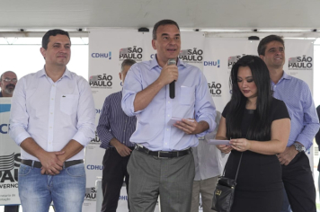 Foto - Entrega da CDHU
