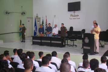 Foto - JURAMENTO À BANDEIRA NACIONAL