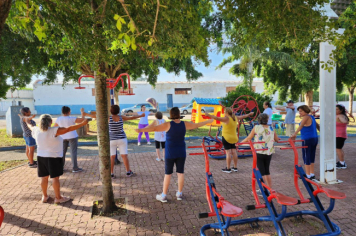 Foto - Grupo Feliz Idade: Movimente-se com Alegria