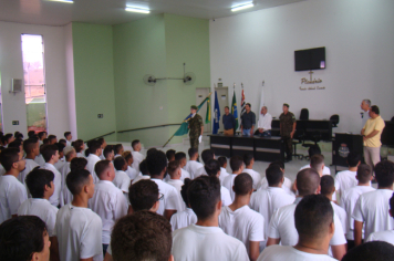 Foto - JURAMENTO À BANDEIRA NACIONAL