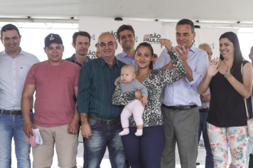 Foto - Entrega da CDHU