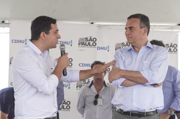 Foto - Entrega da CDHU