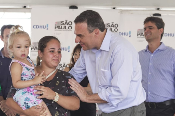 Foto - Entrega da CDHU