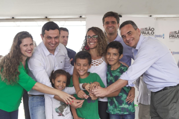 Foto - Entrega da CDHU