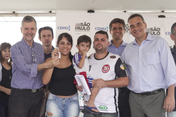 Foto - Entrega da CDHU