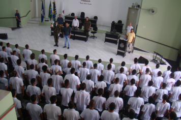 Foto - JURAMENTO À BANDEIRA NACIONAL