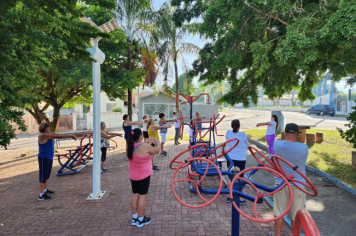 Foto - Grupo Feliz Idade: Movimente-se com Alegria
